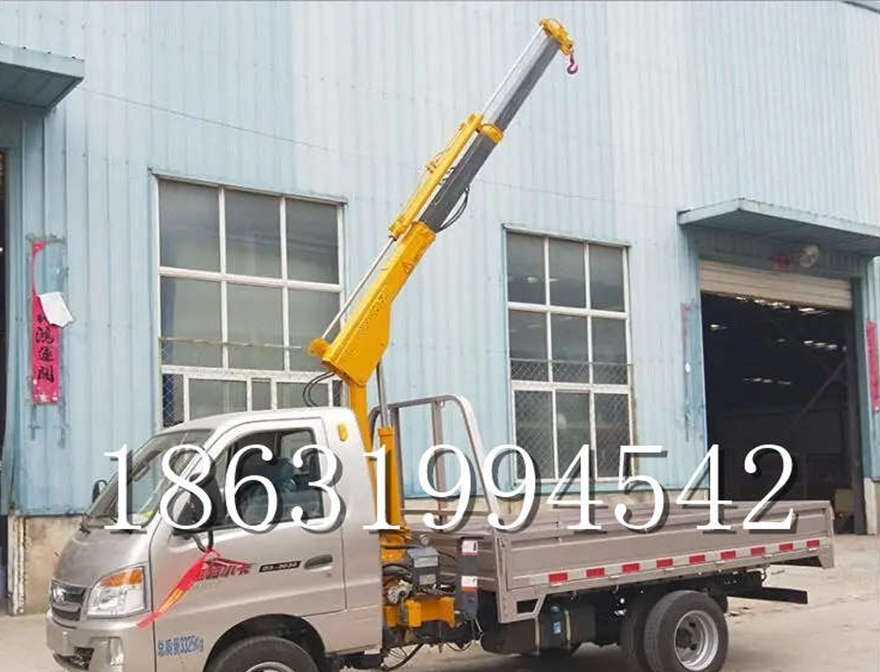 兴平市车载吊机小型吊水泥移动起重机家用车车载兴平市附近车载吊机